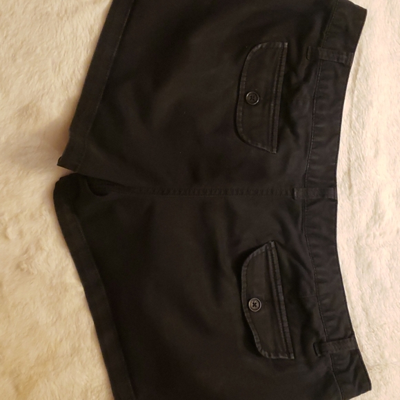 Shorts - Picture 2 of 4